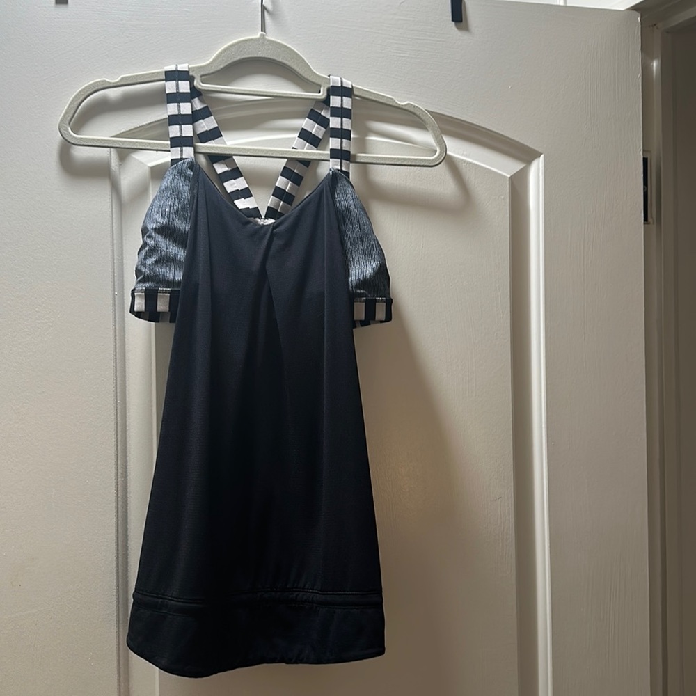 Lululemon rest less tank top size 4